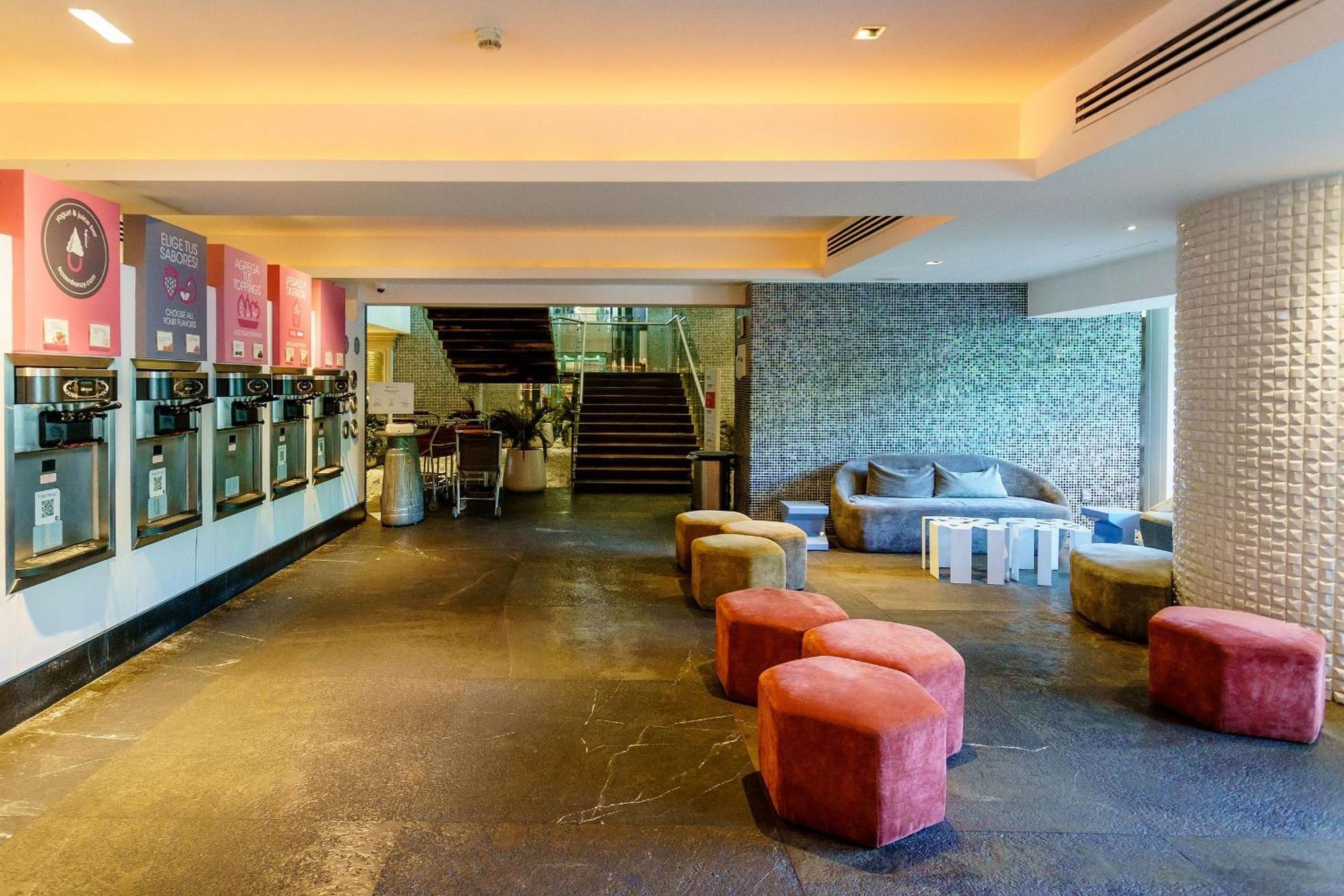 נובו ואלארטה The Grand Luxxe Three Bedroom Spa Suite מראה חיצוני תמונה