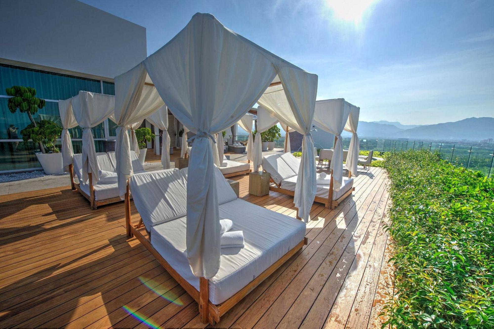 נובו ואלארטה The Grand Luxxe Three Bedroom Spa Suite מראה חיצוני תמונה