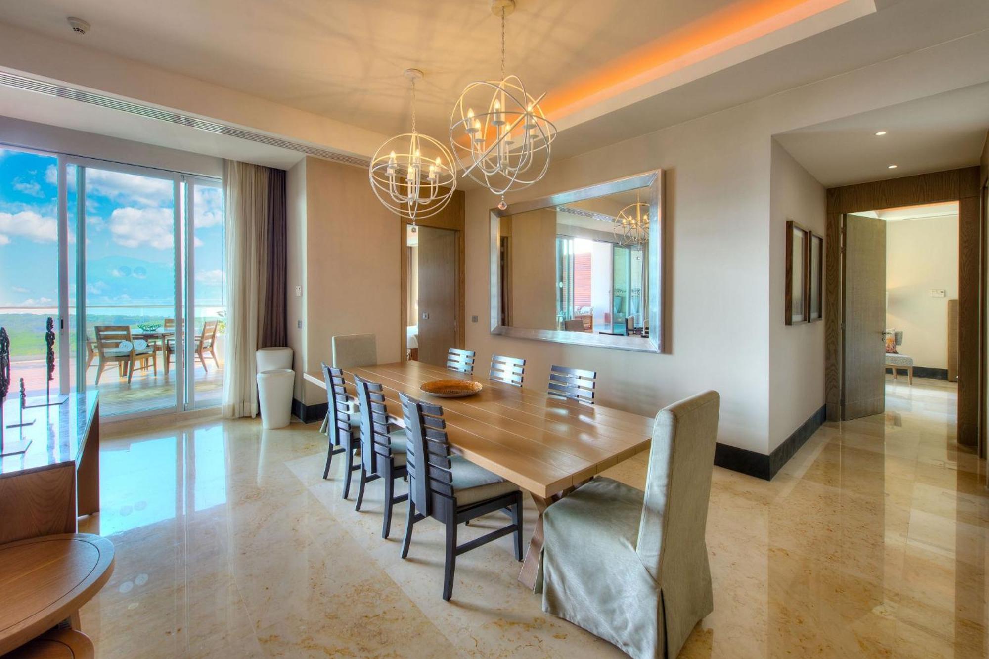 נובו ואלארטה The Grand Luxxe Three Bedroom Spa Suite מראה חיצוני תמונה
