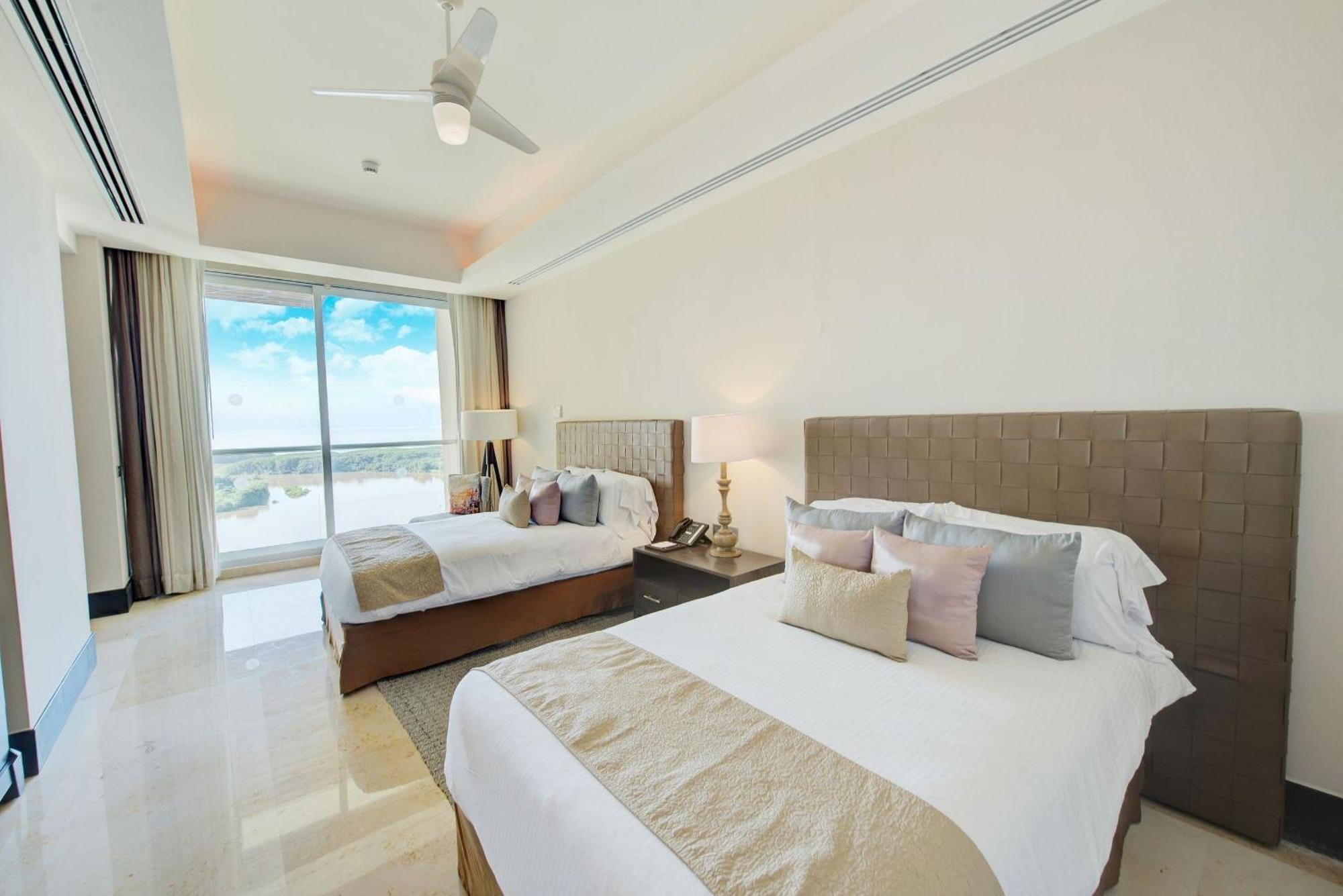 נובו ואלארטה The Grand Luxxe Three Bedroom Spa Suite מראה חיצוני תמונה